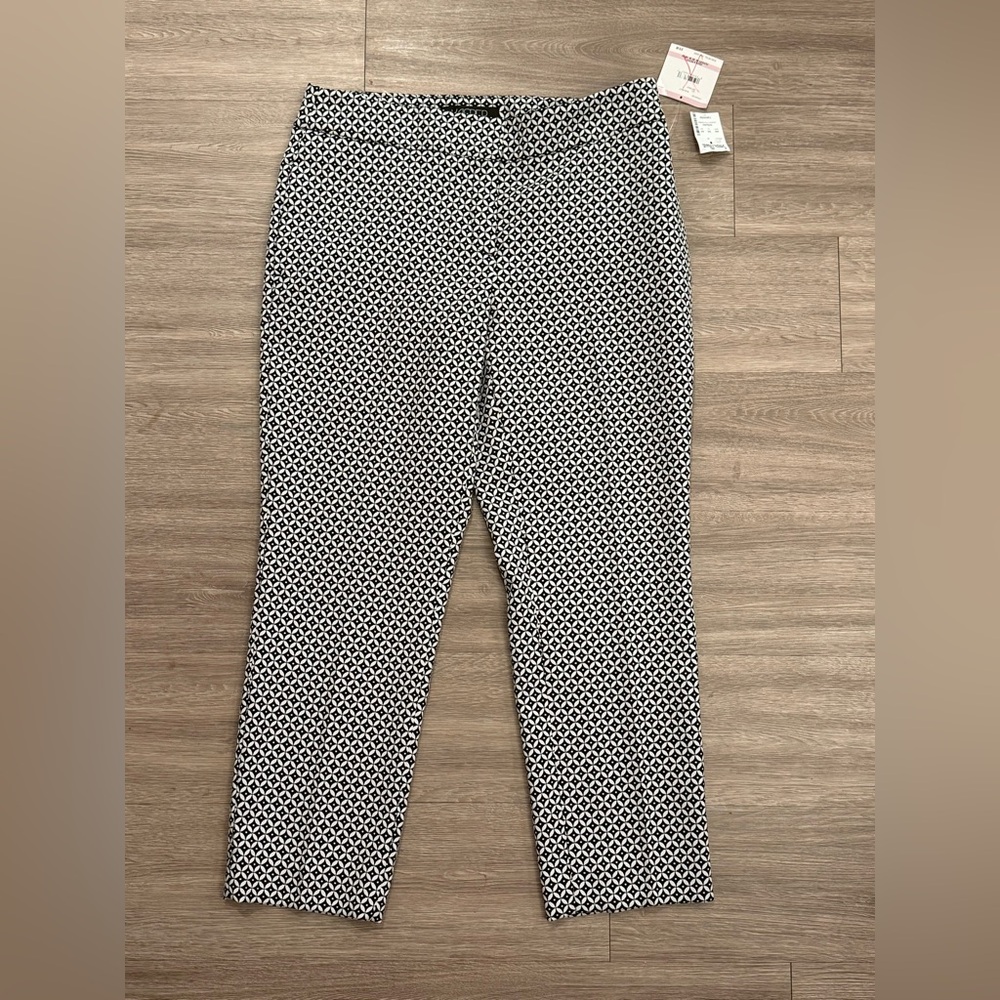 NWT Kasper Black and White Patterned Crop Pants 6P